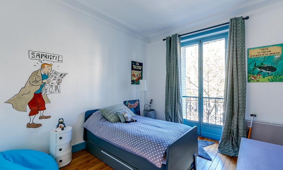Décoration d'un appartement haussmannien contemporain chambre d'enfant stylée et personnalisée