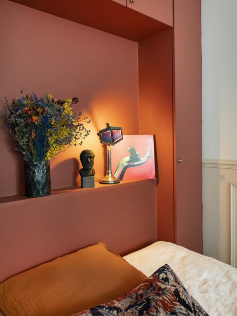 optimisation d'espace d'un petit appartement à Paris - détail intérieure de la chambre
