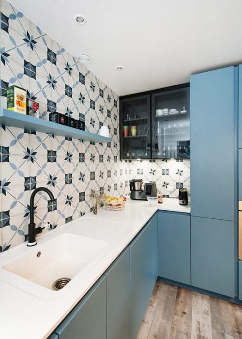azulejos-style kitchen 6