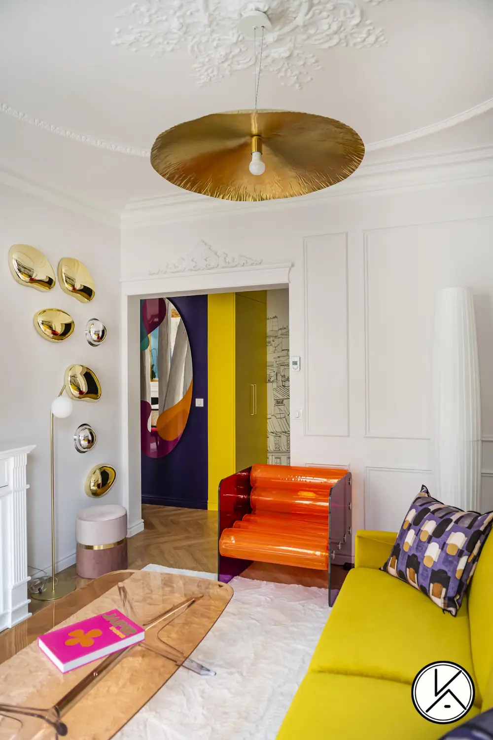 style emily in paris à paris canal saint martin2