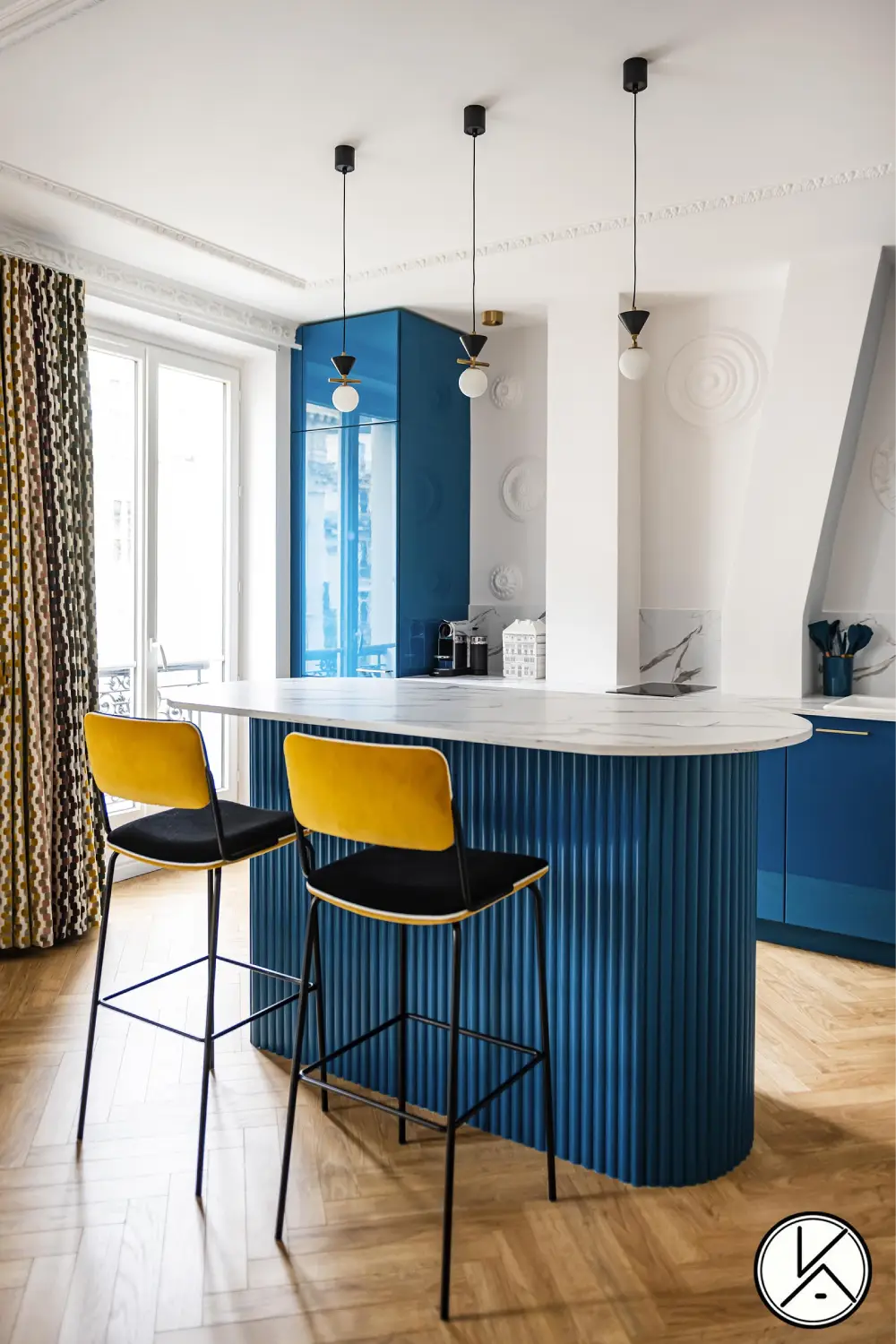 style emily in paris à paris canal saint martin7